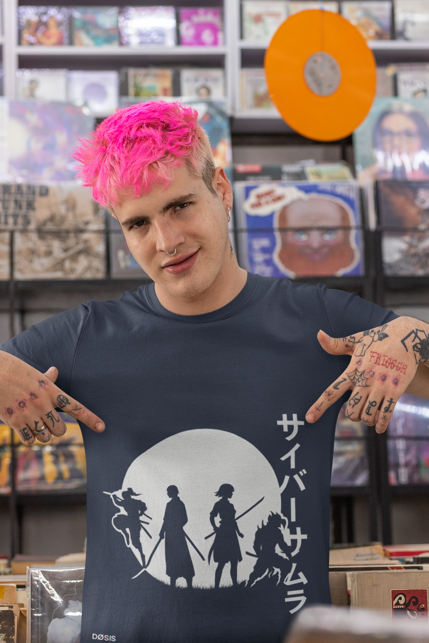 Camiseta unisex CYBER SAMURAI サイバーヤマライ | Siluetas al borde del apocalipsis| DROP_03 DØSIS  | Estilo minimalista cyber-japonés