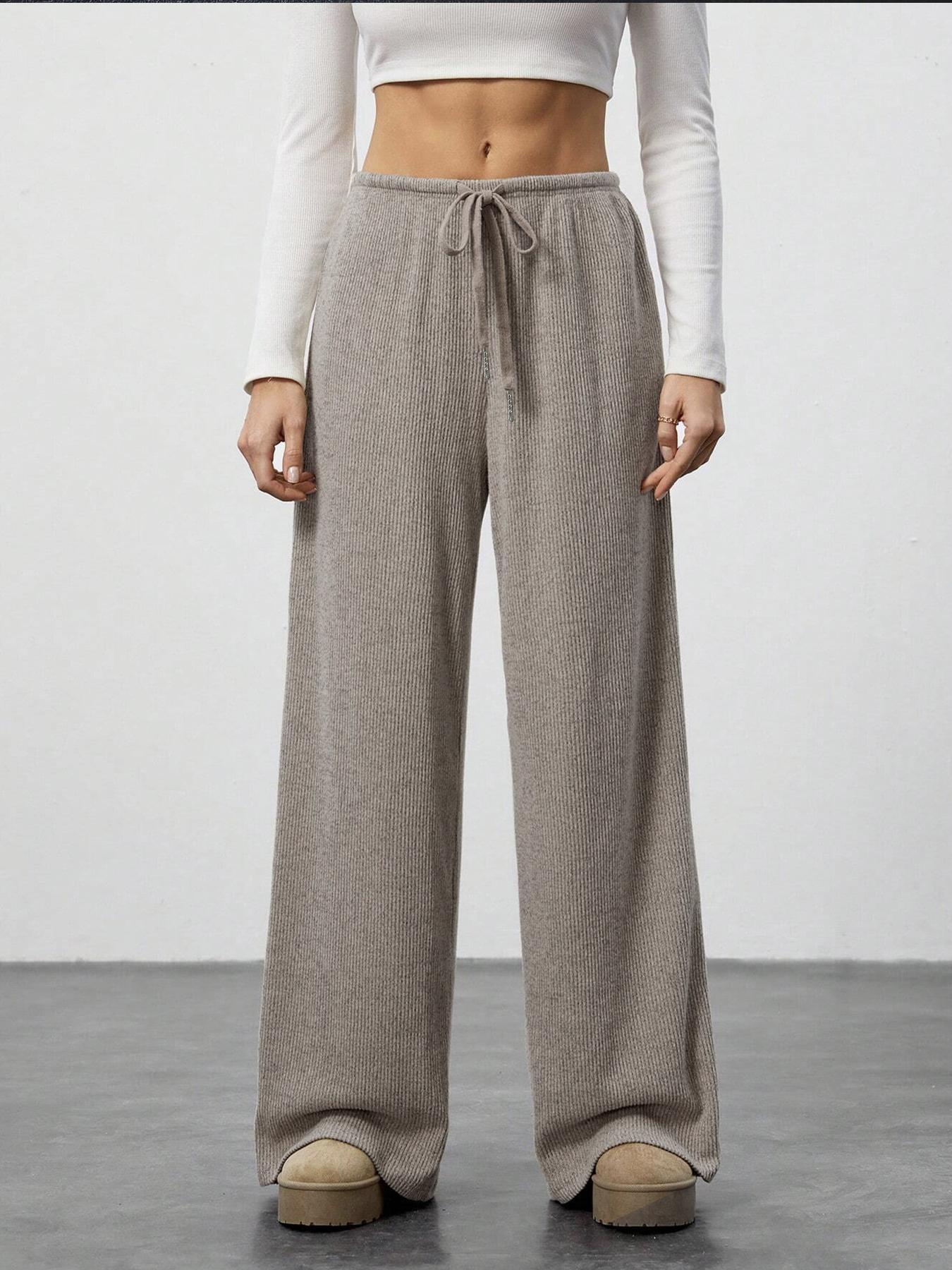 Pantalón Ribbed Flow: Confort Estructural