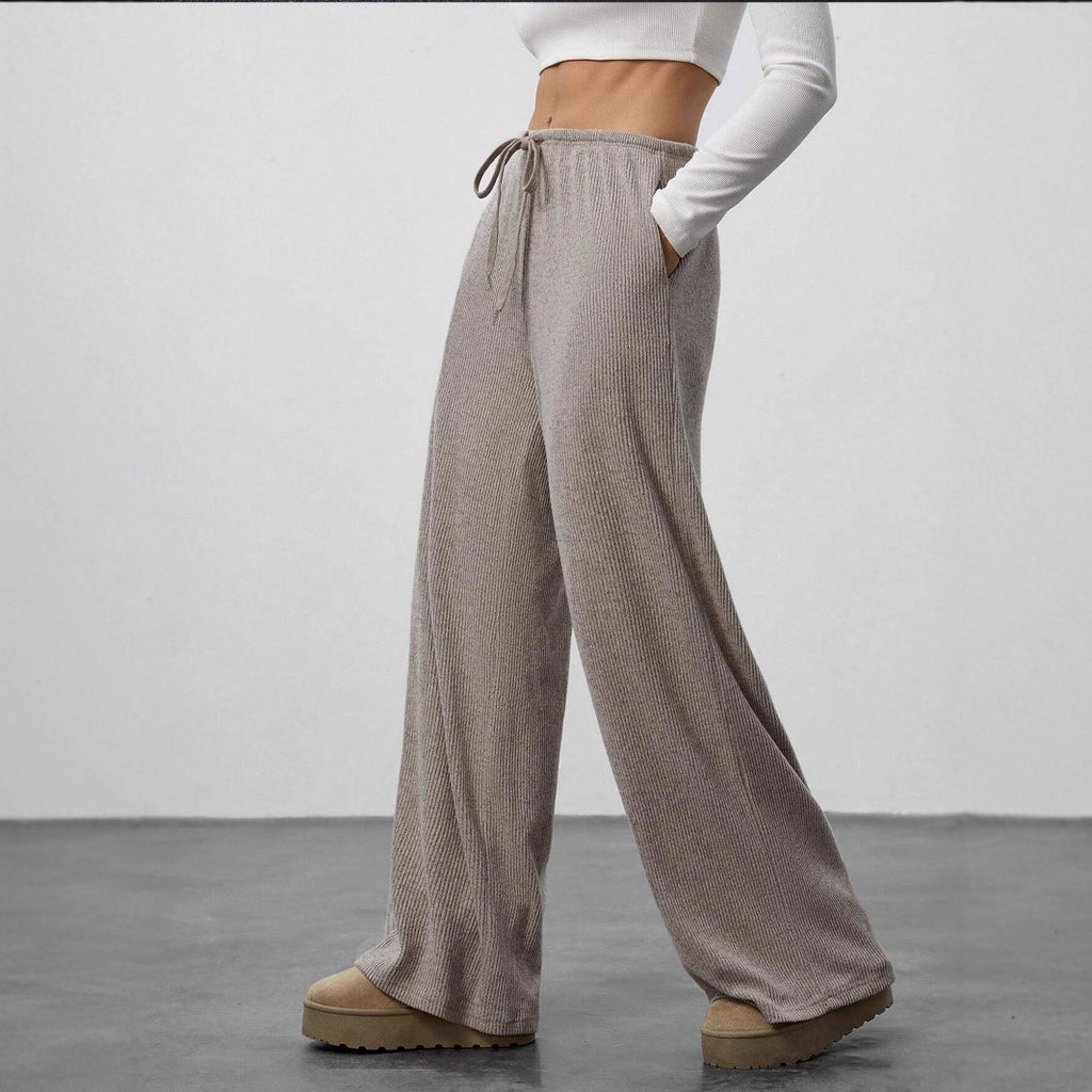 Pantalón Ribbed Flow: Confort Estructural