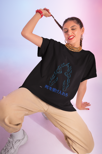 「死を受け入れろ」Camiseta negra japonesa unisex | DROP_02 DØSIS | Estilo cyberpunk minimalista